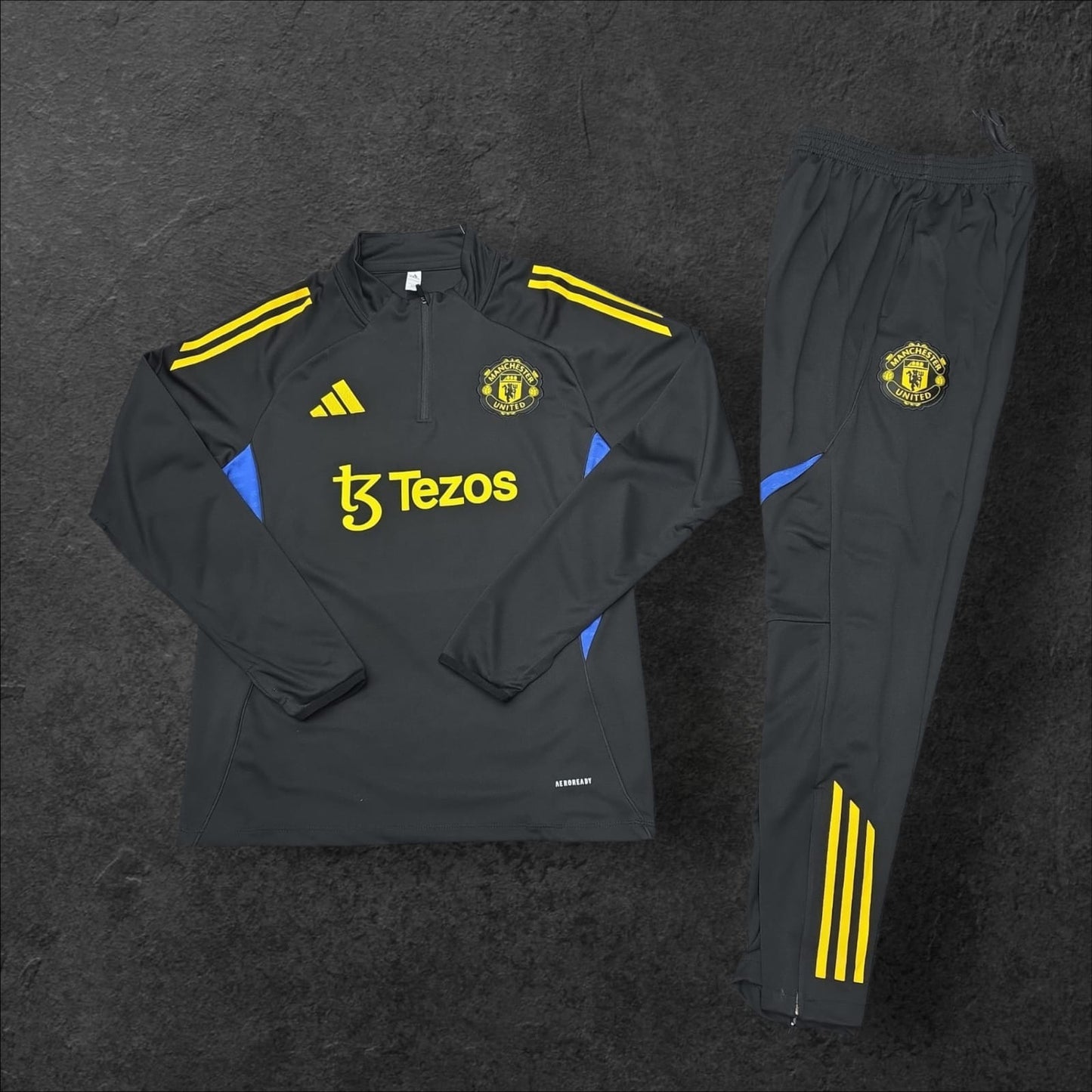 Manchester United 25-26 training suit