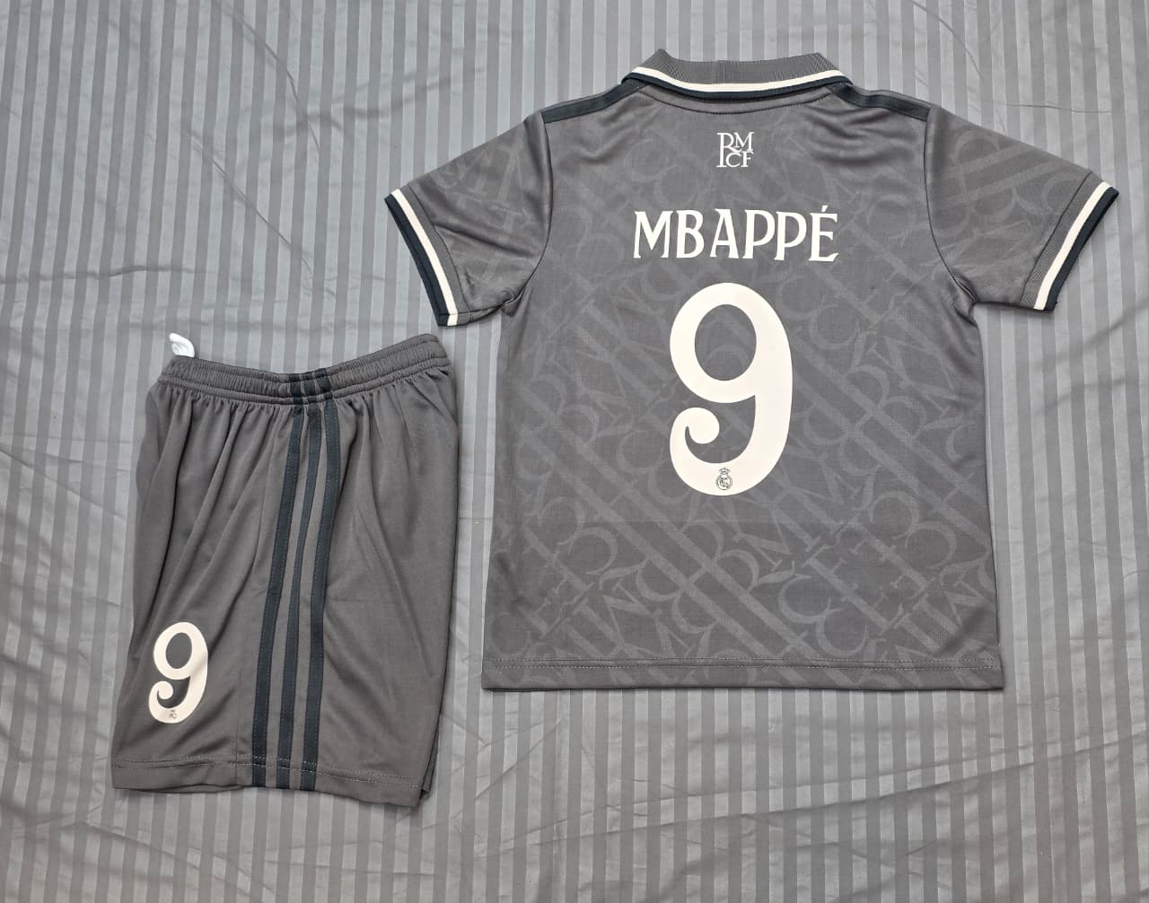 Real Madrid 24/25 alternative kit